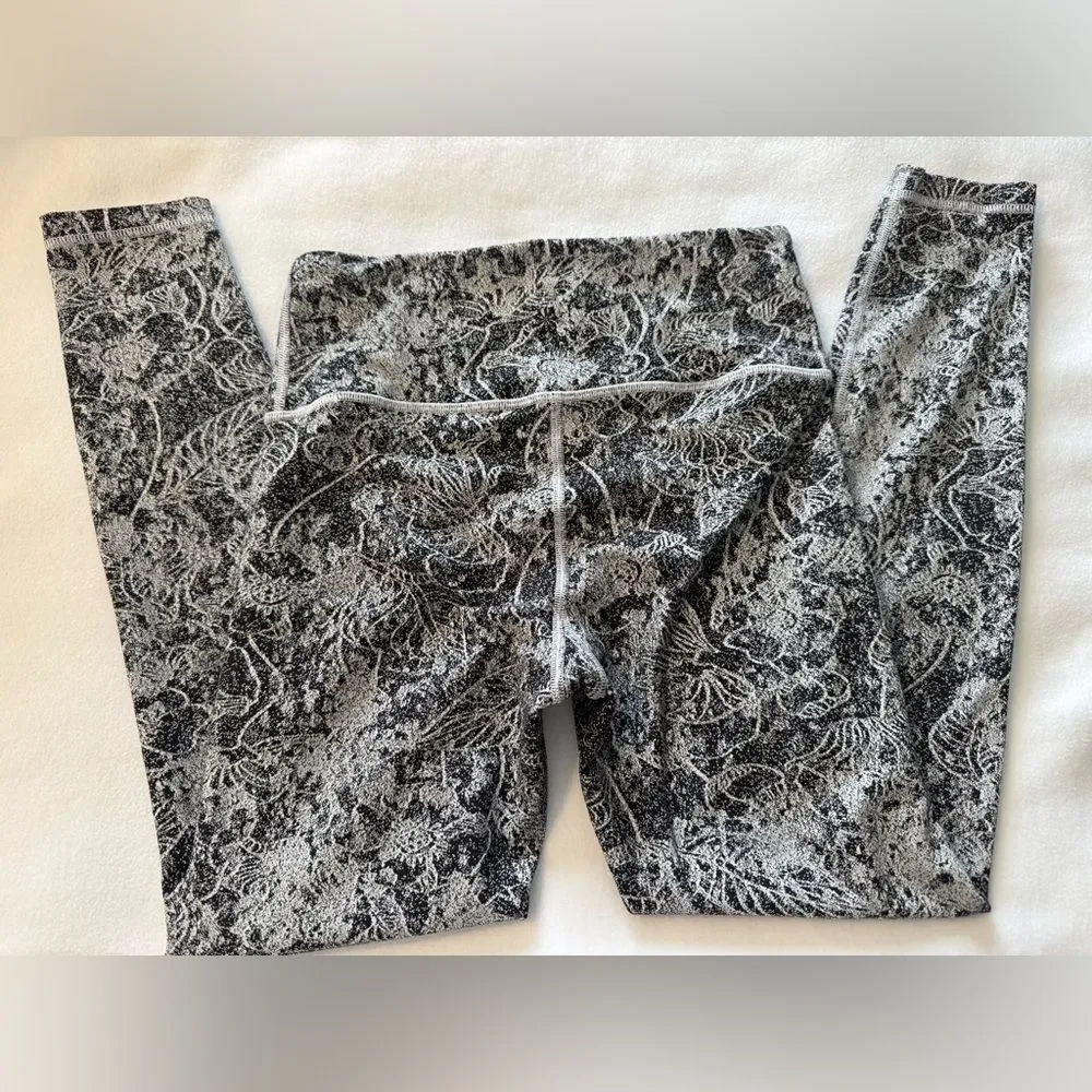 Athleta Elation Graffiti 7/8 Leggings | Fits Like XS | No Size Tag